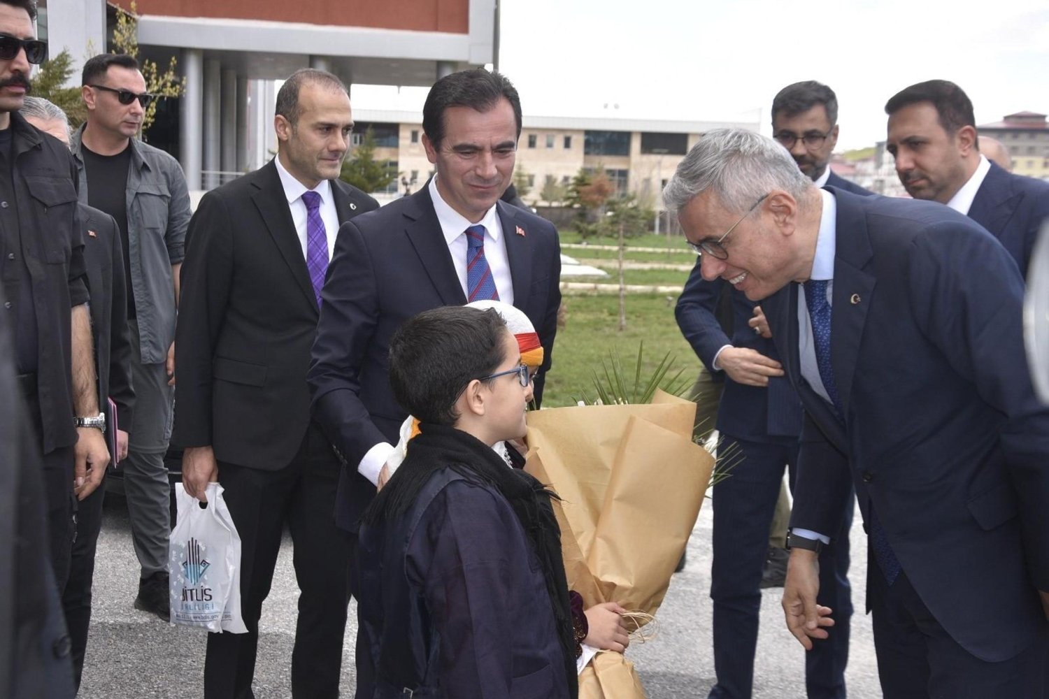 Sağlıkta Dönüşüm ve Yatırımlar: Bitlis'e Büyük Talep