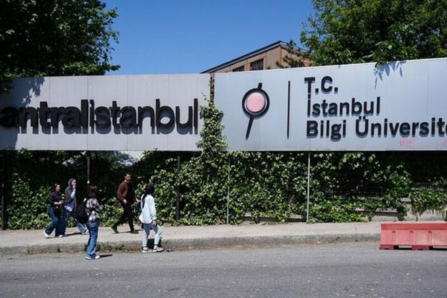 Önemli Gelişme: İstanbul Bilgi Üniversitesi'nde Bahar Dönemi Final Sınavları Güvence Altında