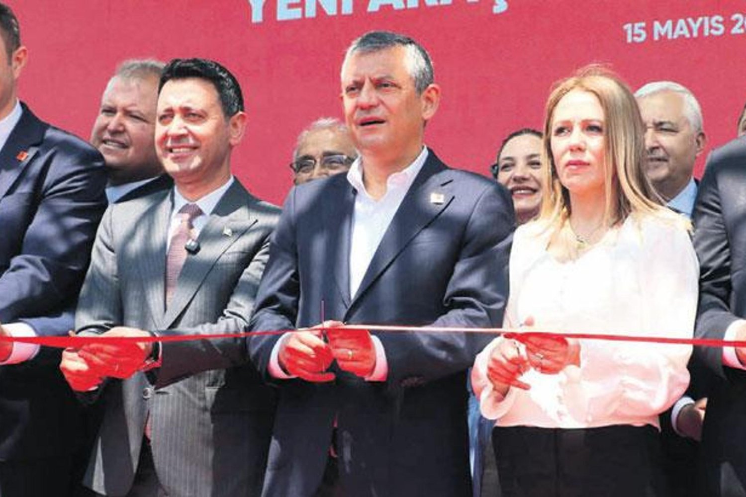 Erken Seçim Çağrısı Yapan Ünlü Siyasetçi Gündemi Sarsıyor