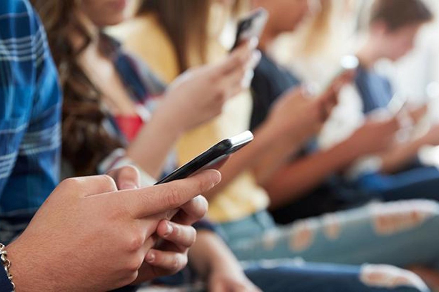 Polonya'da Çocuklar İçin Sosyal Medya ve Telefon Kısıtlamasında Yenilik