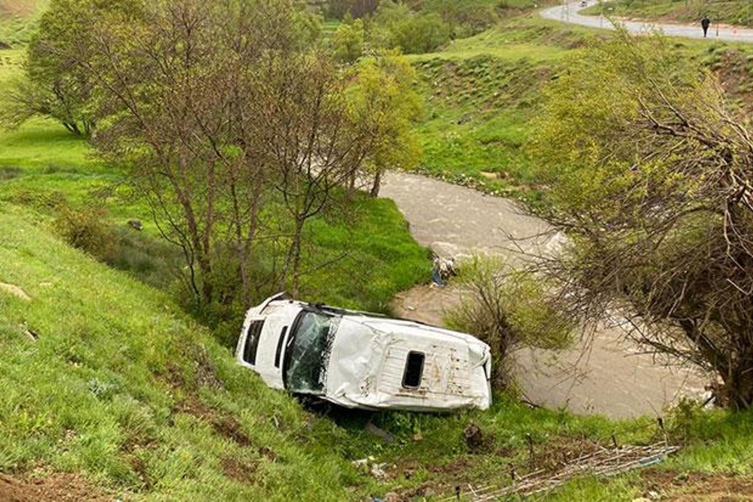 Van'dan Hizan'a Giden Minibüs Kaza Yaptı: 7 Yaralı!