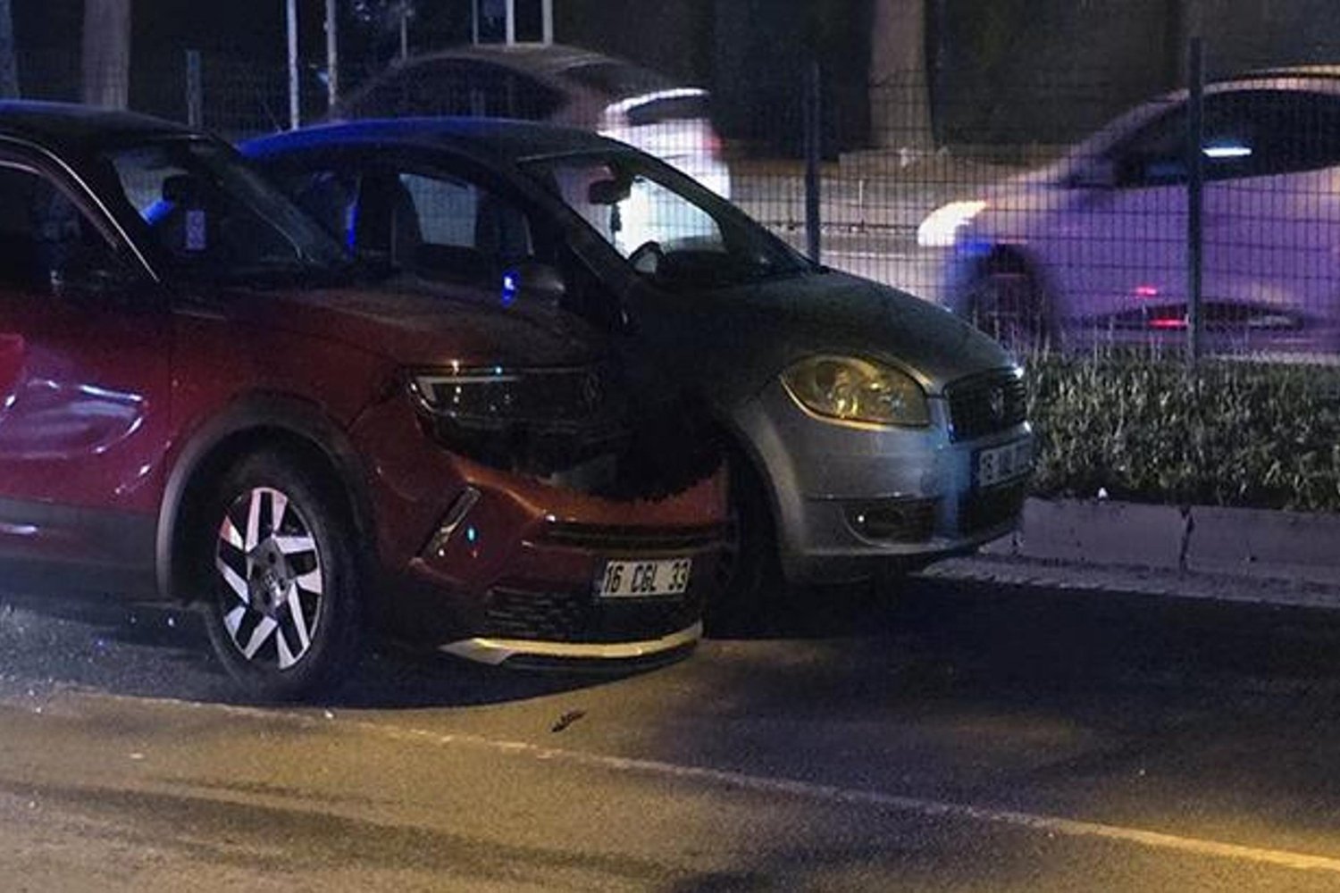Kazada Yaralanan 3 Kişi Mudanya Devlet Hastanesi'nde Tedavi Altına Alındı