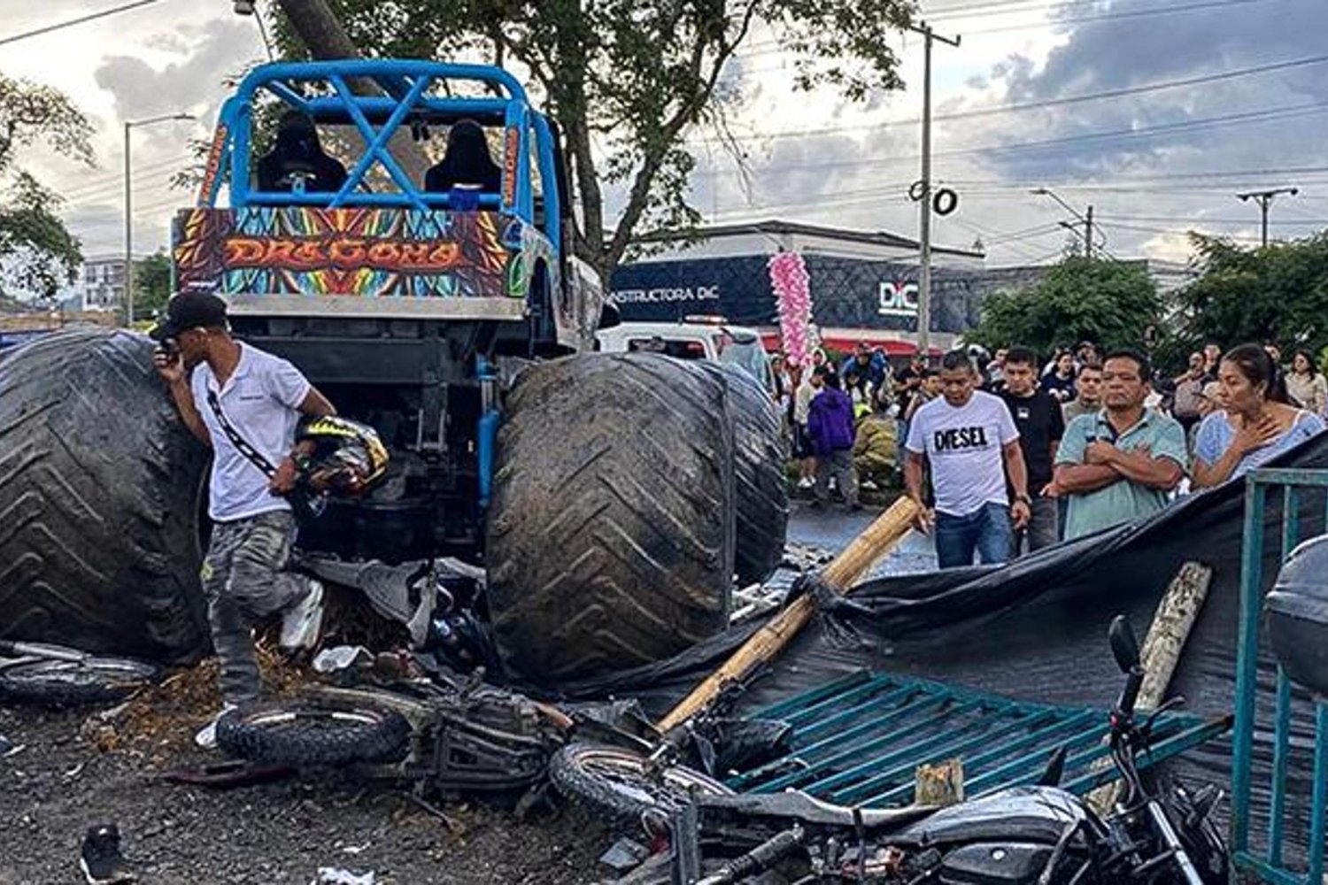 Kolombiya'da Monster Truck Kazası: 3 Ölü, 40 Yaralı