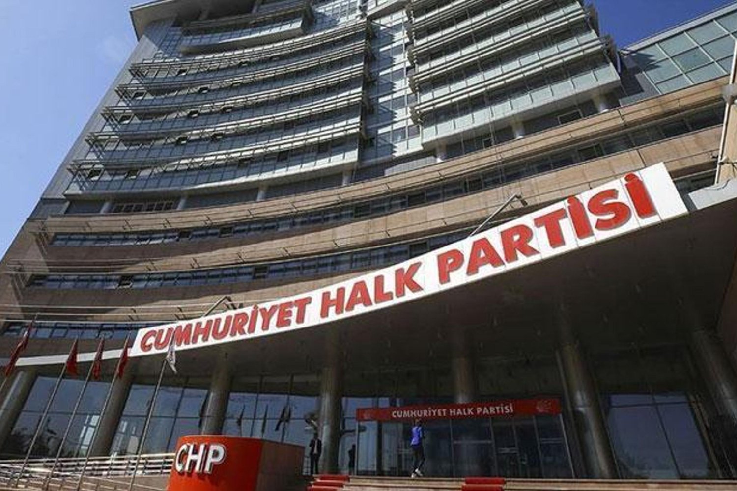 CHP Özgür Özel Döneminde Kurultay Vurgusu: Partide Kritik Gelişmeler