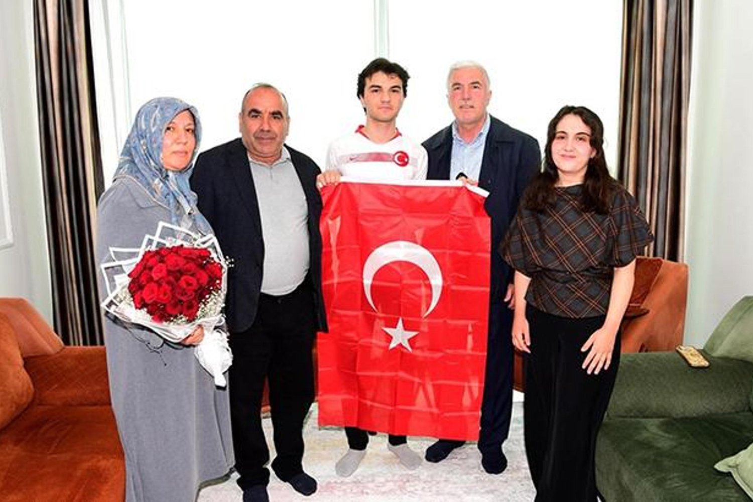 Genç Hüseyin Efe'den Bayrak Talebine Anlamlı Destek: CİMER Hızla Yanıt Verdi