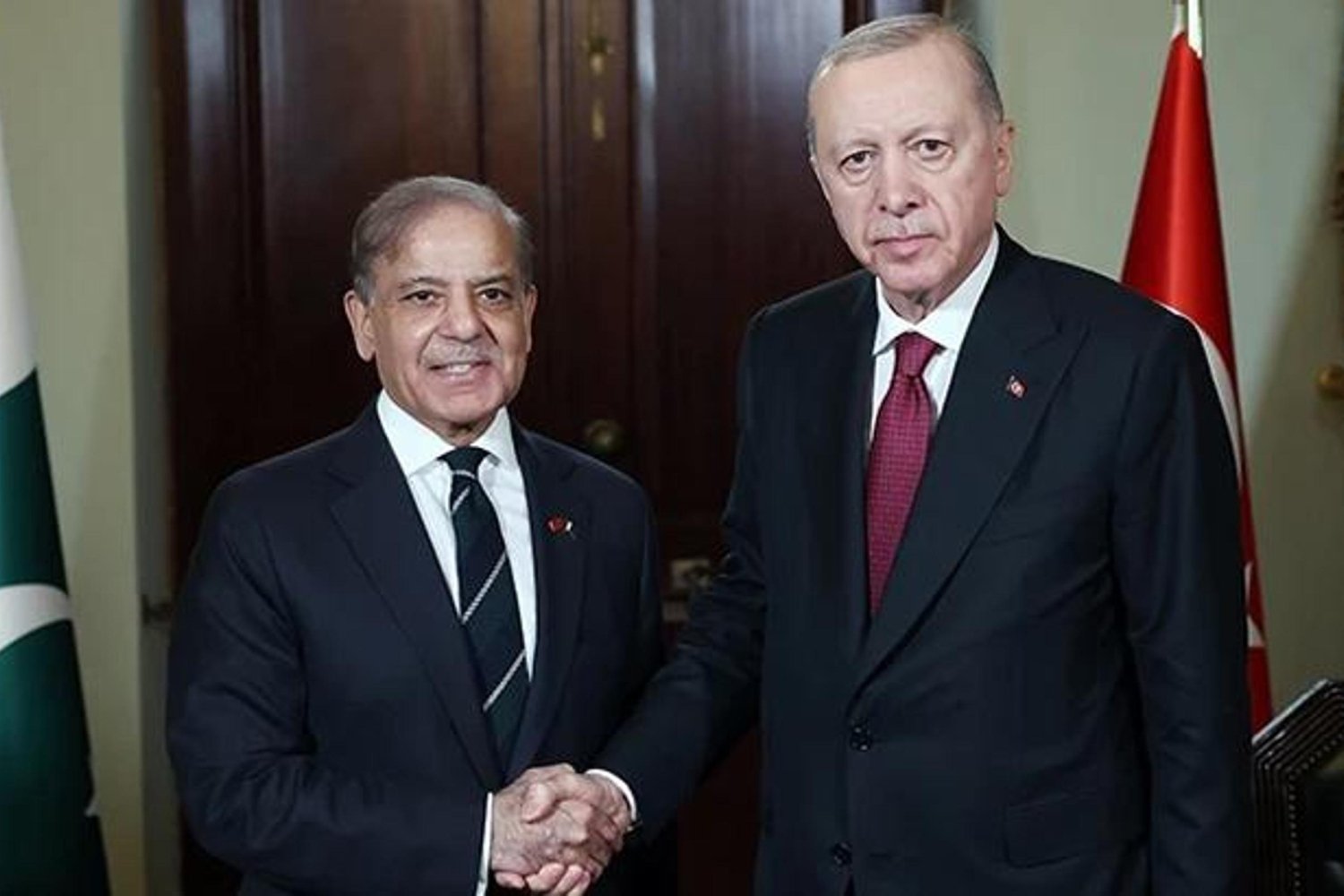 Türkiye-Pakistan İlişkileri Güçleniyor: Erdoğan ve Şerif'ten Kritik Görüşme