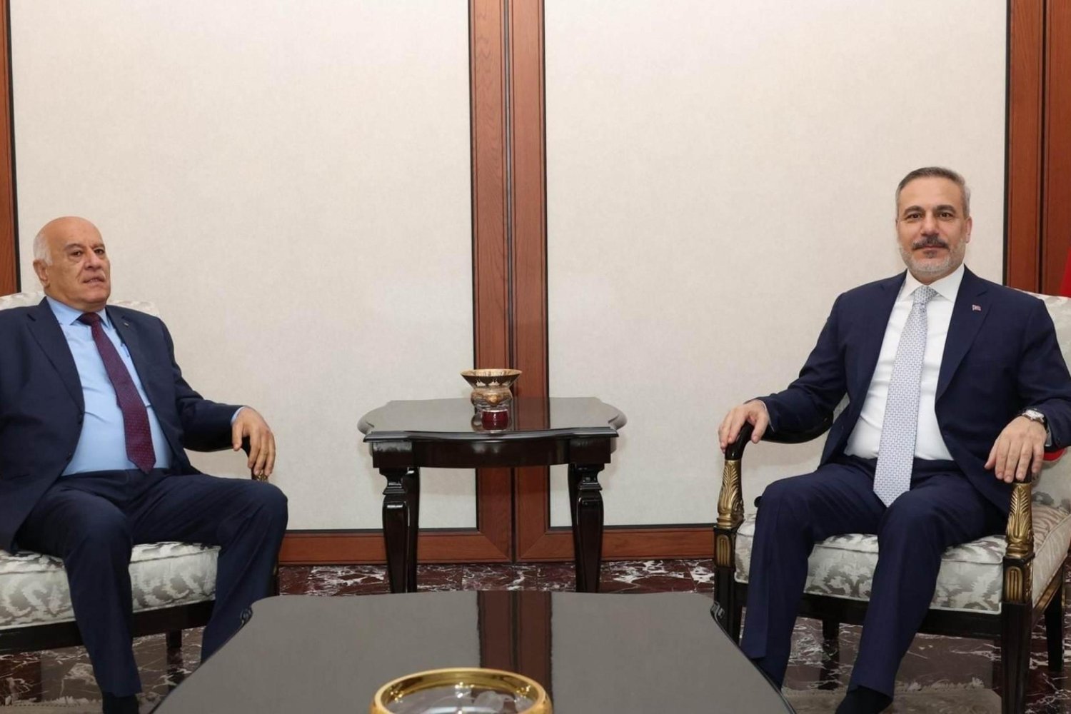 İsrail Mescid-i Aksa'ya Baskın Düzenledi: Polis Korumasında Giriş