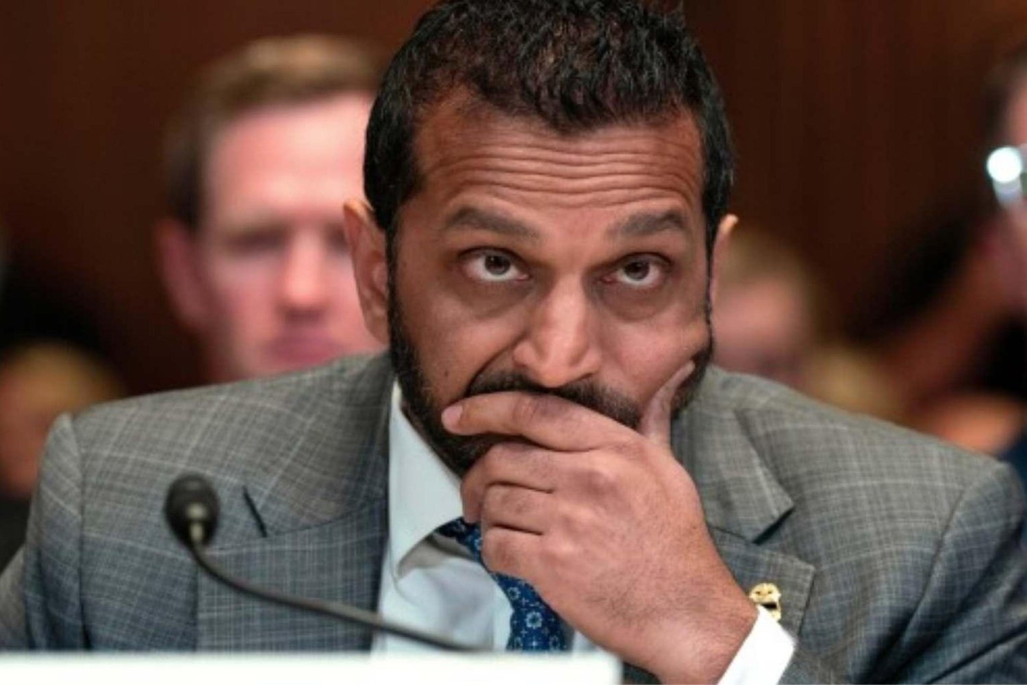 FBI Direktörü Patel Sarhoş İddialarıyla Gündemde: Senato Bütçe Oturumunda Tartışma
