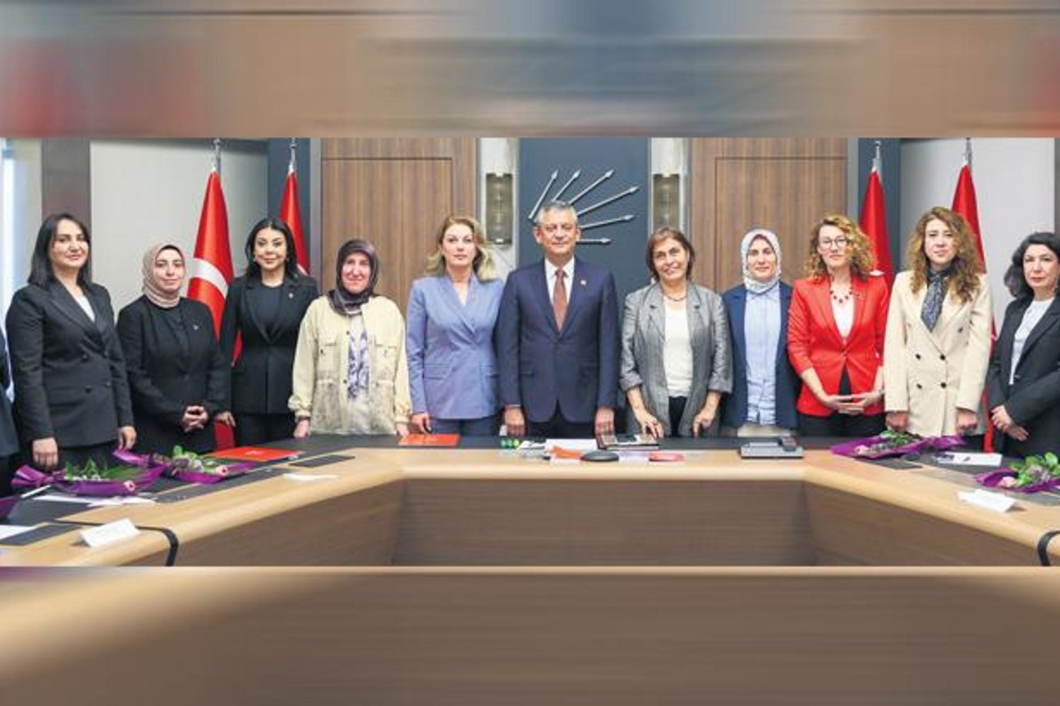 CHP Özgür Özel’dan Gençlere Siyaset Daveti ve 19 Mayıs Mesajı