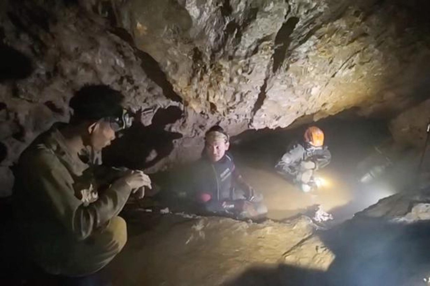 Laos'ta Sel Felaketinden Kurtulan Köylülerin Mucizevi Dönüşü