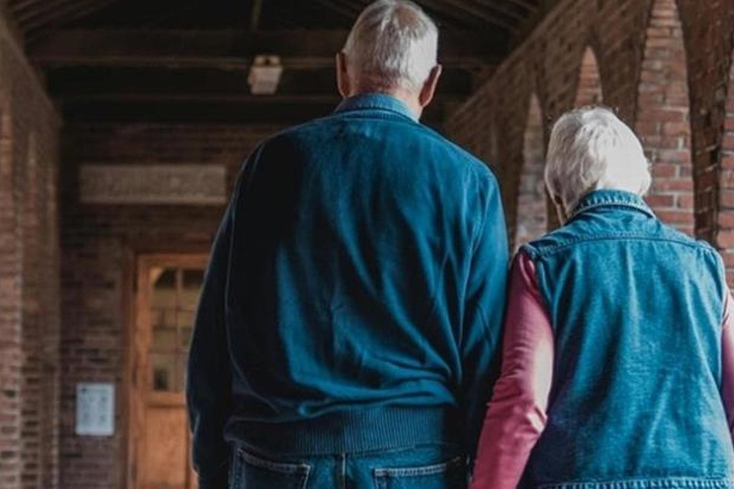 İnsan Vücudunda Aniden Yaşanan Dramatic Biyolojik Kırılmalar: 44 ve 60 Yaşları Kritik