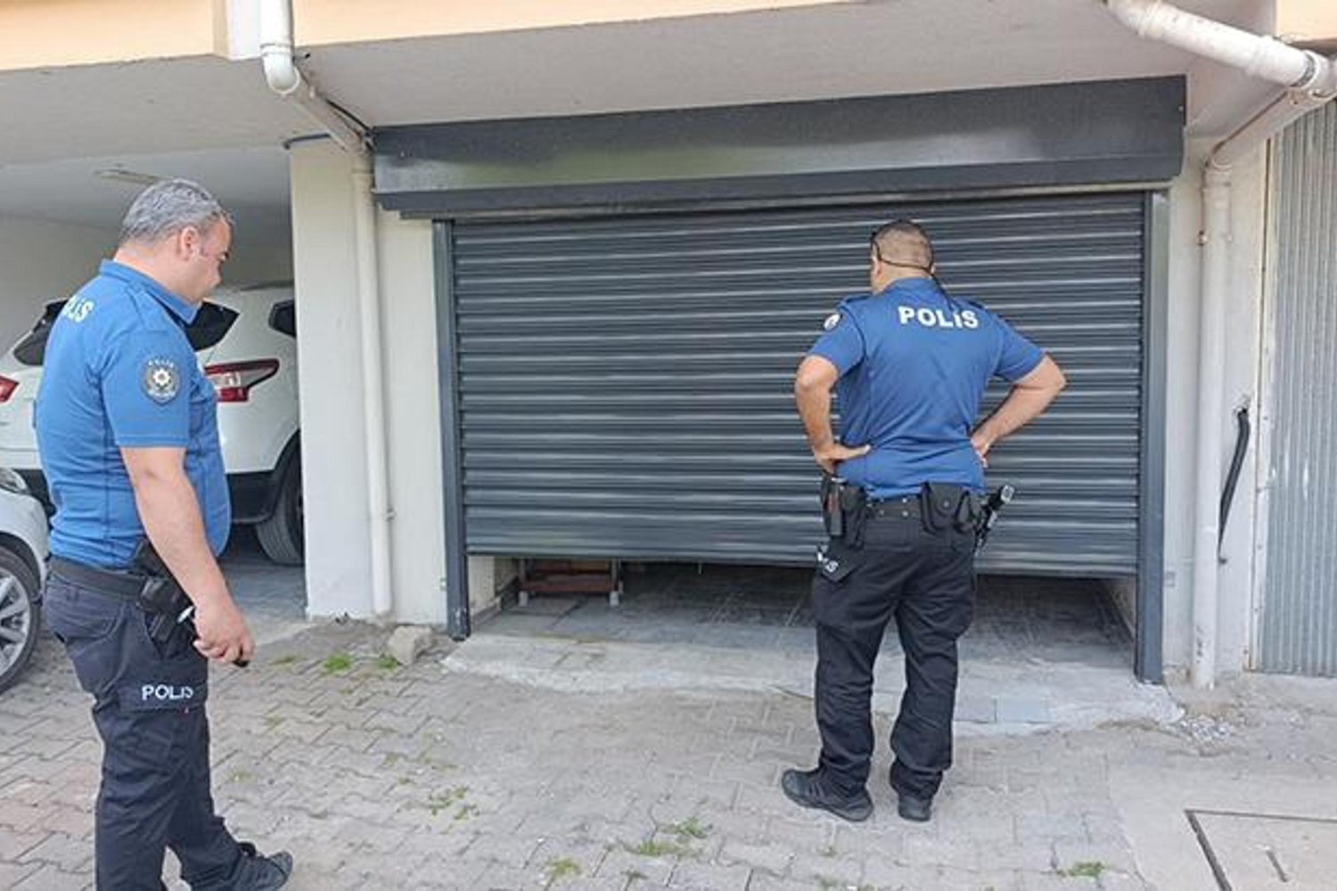 Manavgat'ta Garajda Şoke Edici Olay: Madde Bağımlısı Şüpheli ve Çocuk Kurtarıldı