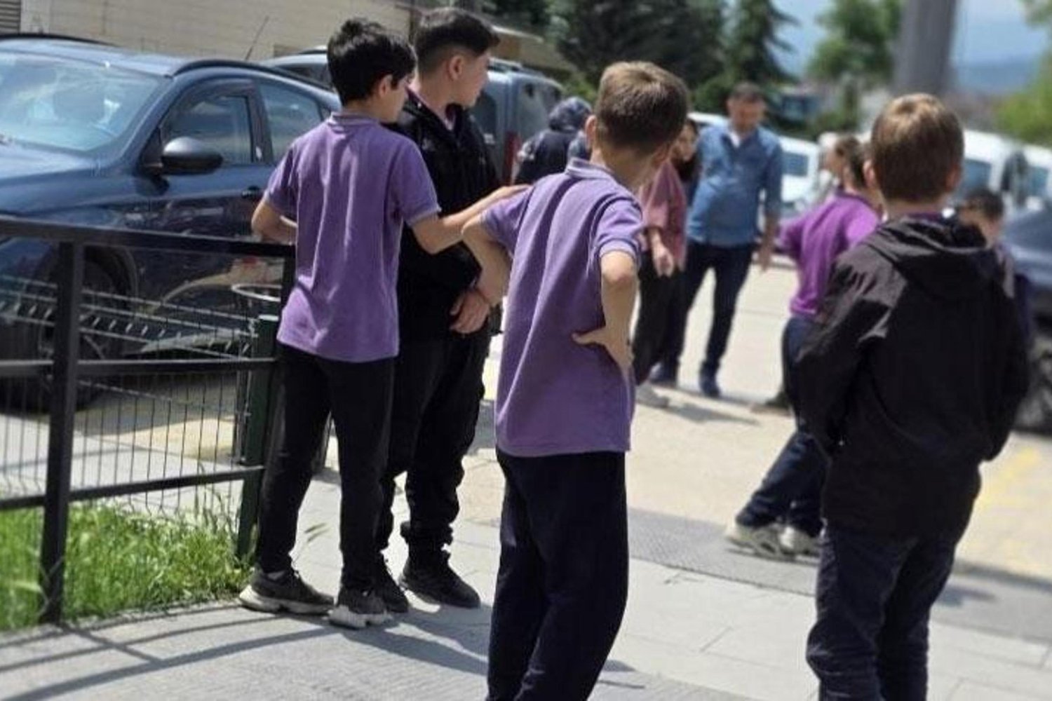 İnegöl'de Okulda Çiğ Köfte Zehirlenmesi: 28 Öğrenci Hastaneye Kaldırıldı!
