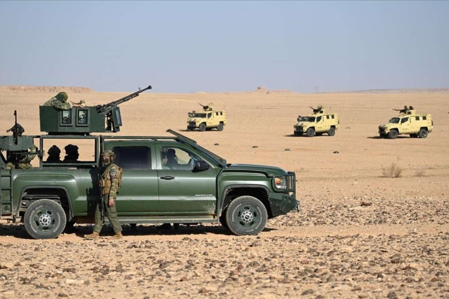 Irak'ta Operasyon: Haşdi Şabi Necef ve Kerbela Çöllerinde Güvenlik Güçleri Yürütüyor