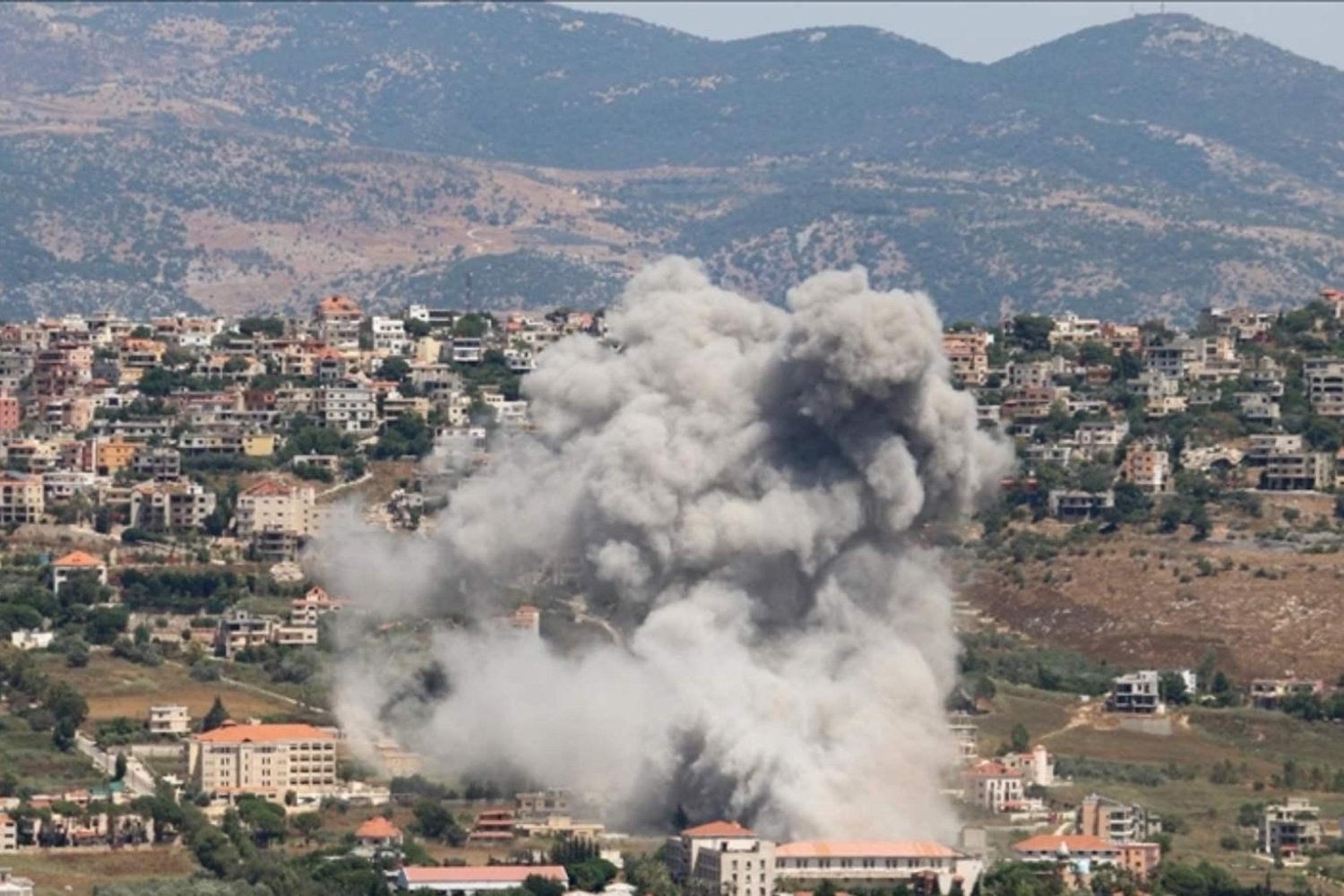 İsrail Lübnan’a Hava Saldırısı: Katliam Endişesi Artıyor