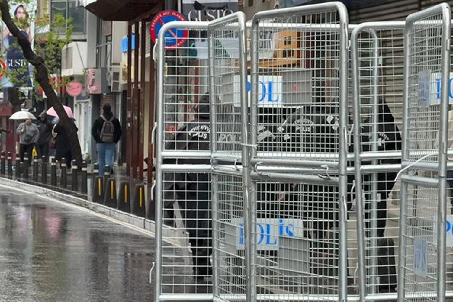 Son Durum: Taksim'de Sadece Cumhuriyet Anıtı'na Çelenk Bırakma İzni
