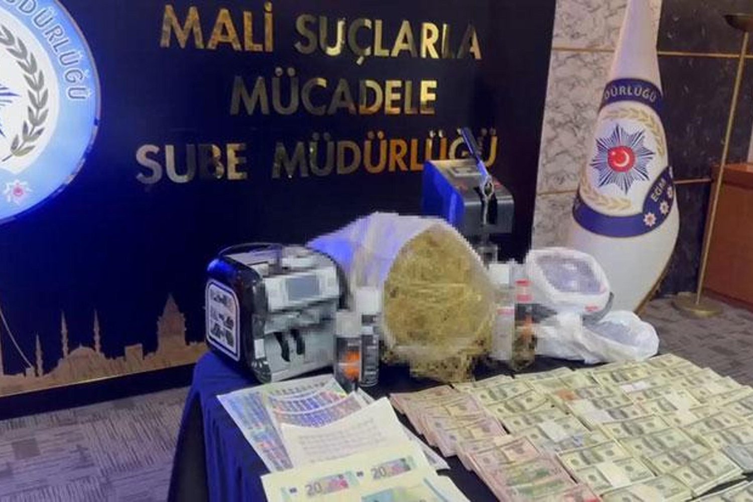 İstanbul'da Sahte Para Operasyonu: 660 Bin Dolar Ele Geçirildi