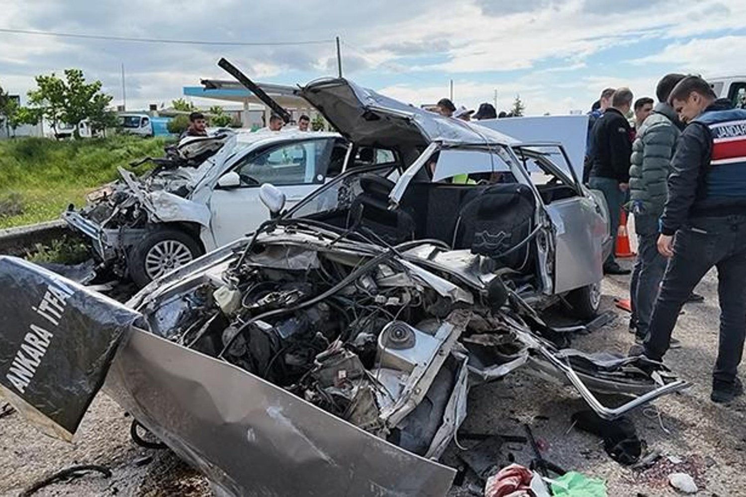 Kırıkkale'de Feci Otomobil Kazası: 3 Ölü, Çok Sayıda Yaralı