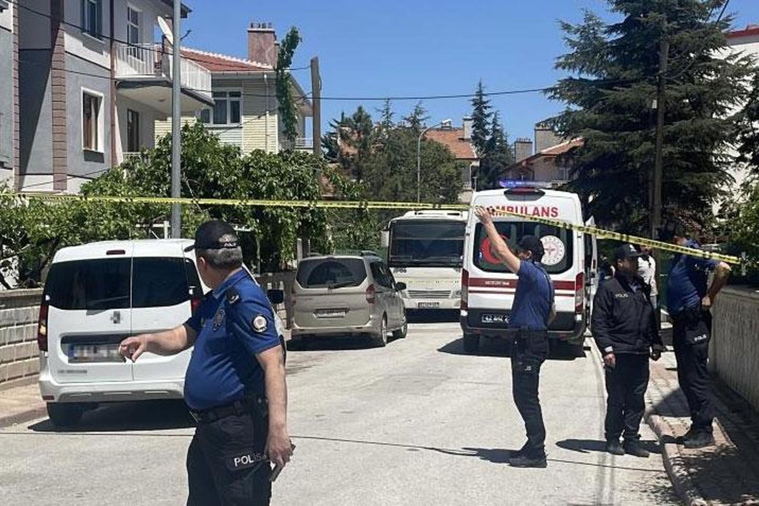 Meramda Kanlı Kavga: Anne ve Baba Bıçaklandı, Şüpheli Çocuk Gözaltında