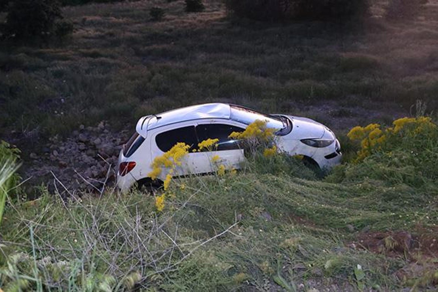 Nevşehirde Trafik Kazası: Otomobil Şarampole Uçtu, Anne ve Bebeği Yaralandı