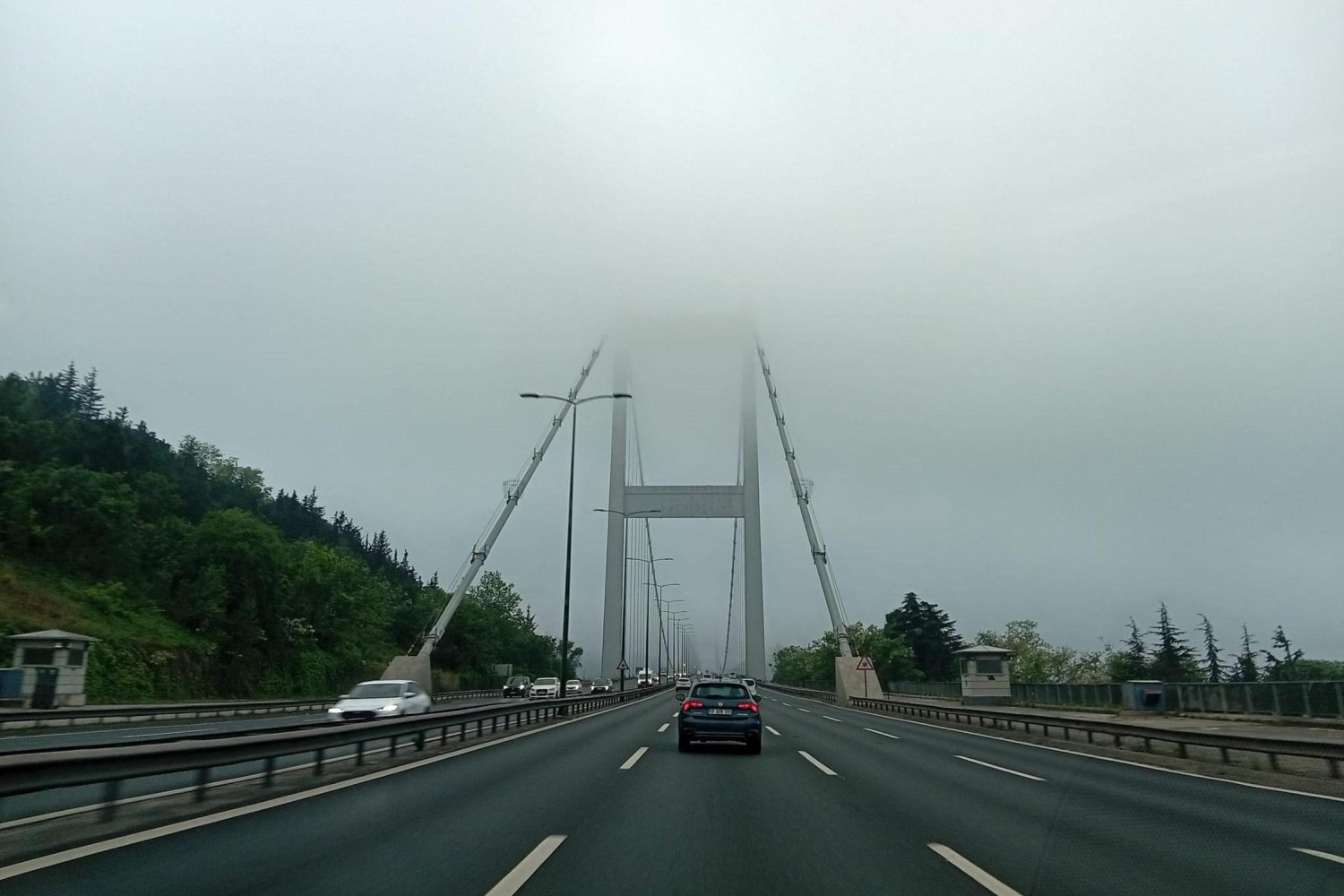 İstanbul'da Bayramda Sis ve Yağmur Etkili, Hava Kapalı ve Serin