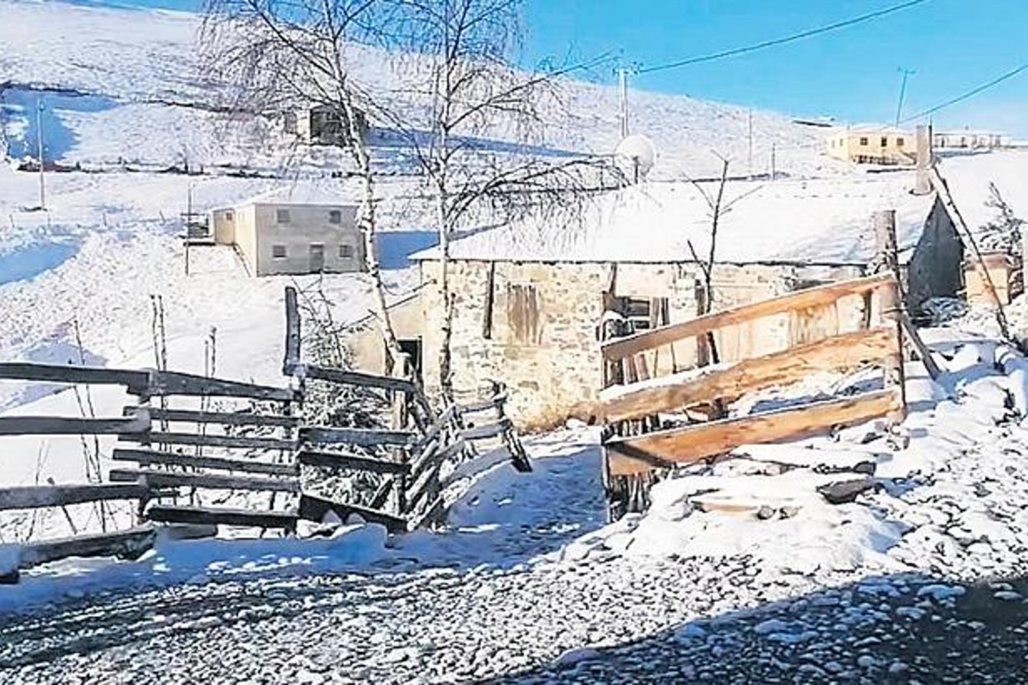 Kars'ta Yağışlar Sonrası Kara Dönüşen Yüksekler: Mahsur Kalanlar Kurtarıldı
