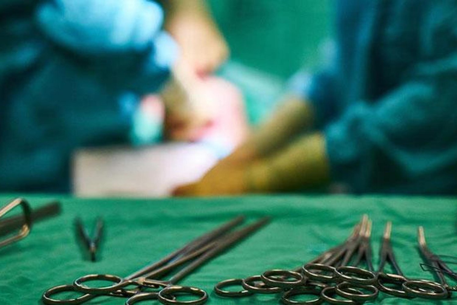 Kars'ta Devasa Mesane Taşı Bu Kez de Şaşırttı: 8 cm Çapında 201 Gramlık Taş Operasyonla Çıkarıldı