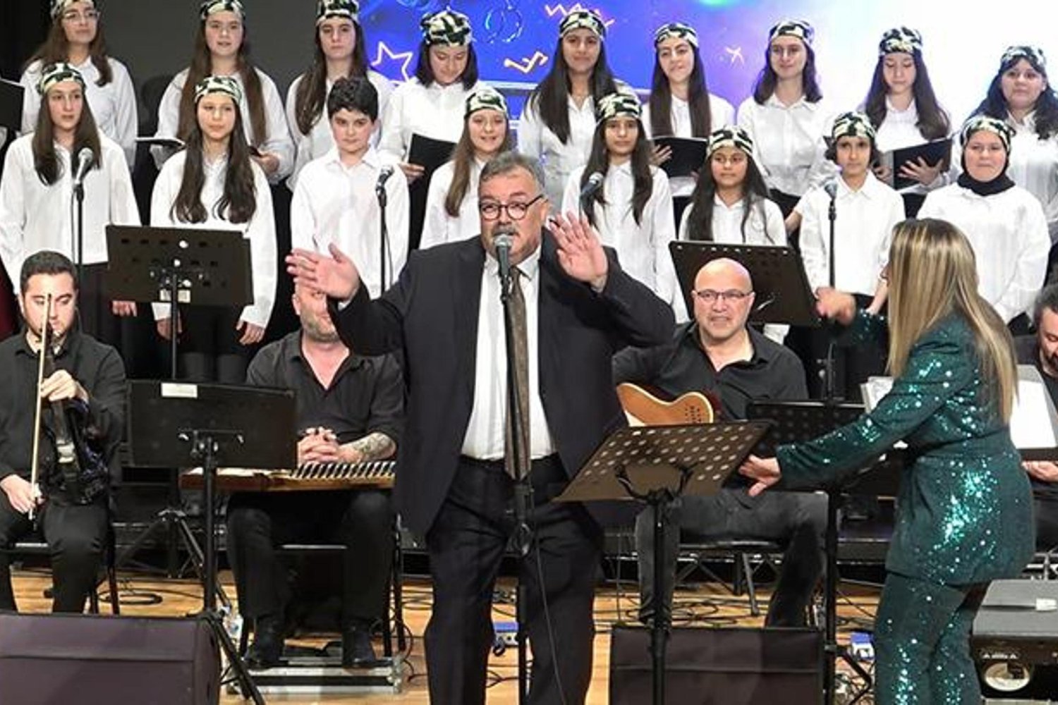 90'lar Temalı Konserle İz Bırakan Kozlu Ortaokulu İz Çocuk Korosu