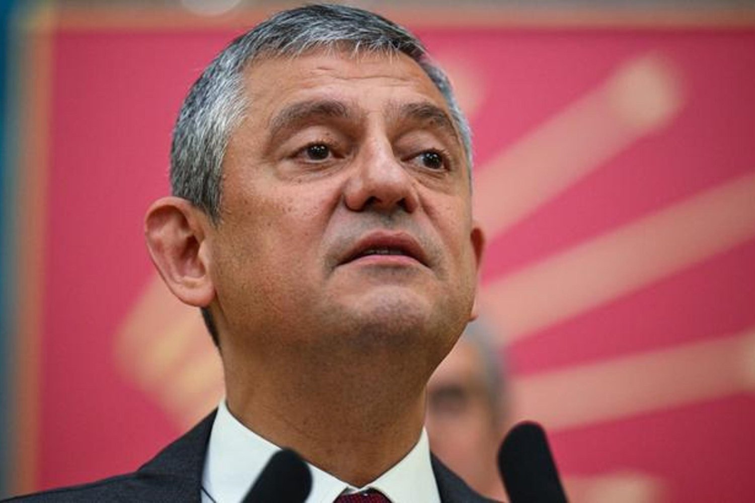 İYİ Parti Liderinden CHP'ye Açık Destek: Demokrasi ve Millî İrade Yüce Değerdir