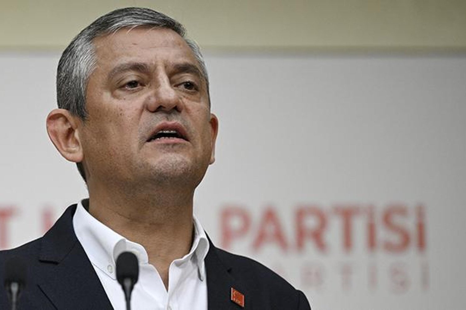 CHP TBMM Grup Toplantısında Özgür Özel Yeniden Liderliğe Seçildi