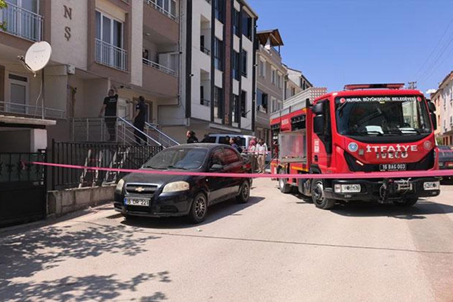 Bursa İnegöl'de Yangın: Otizmli Kız ve Annesi Kurtarıldı