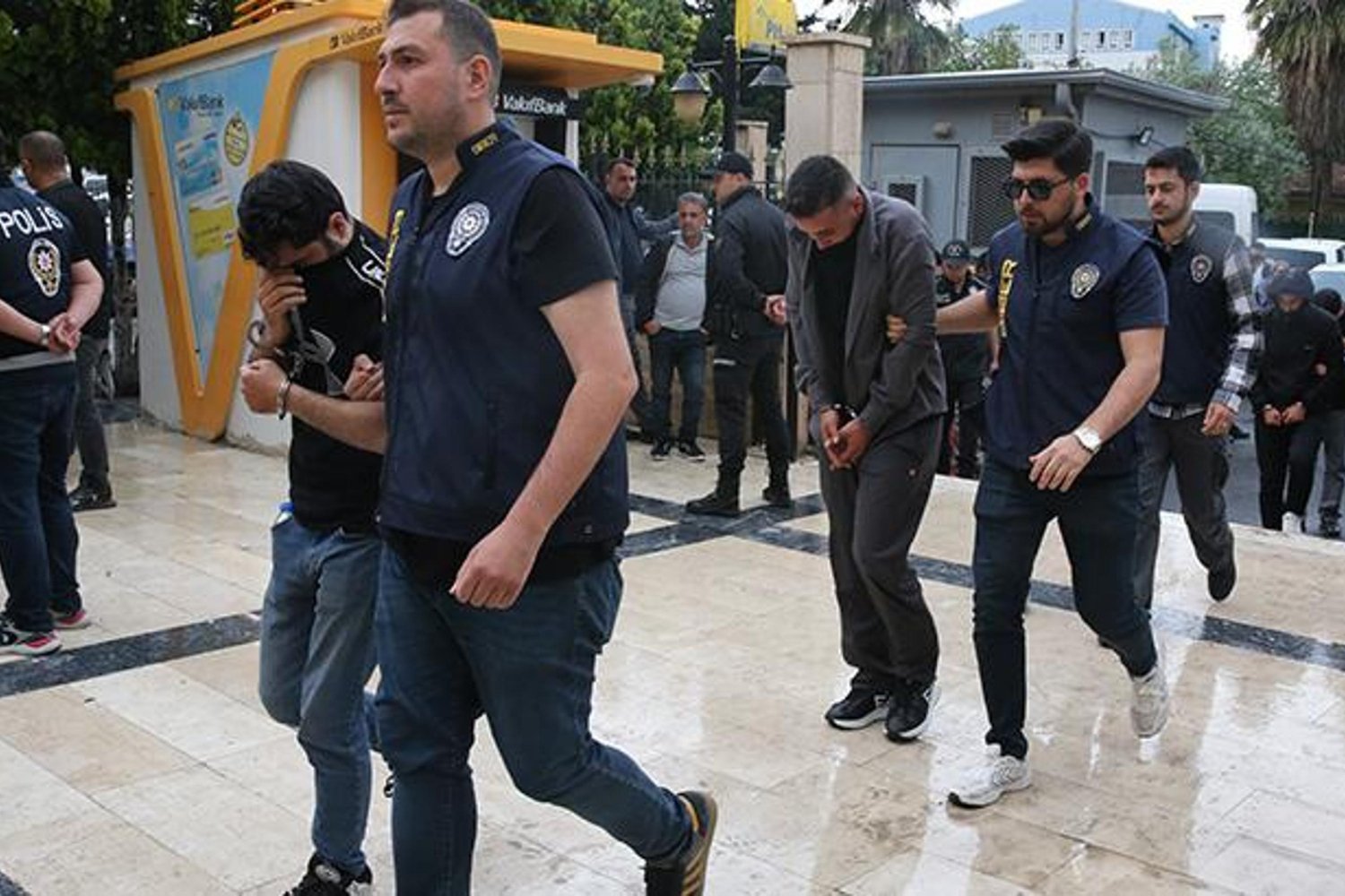 Şanlıurfa ve Çevresinde Yasa Dışı Bahis Operasyonu: 18 Şüpheli Gözaltında!