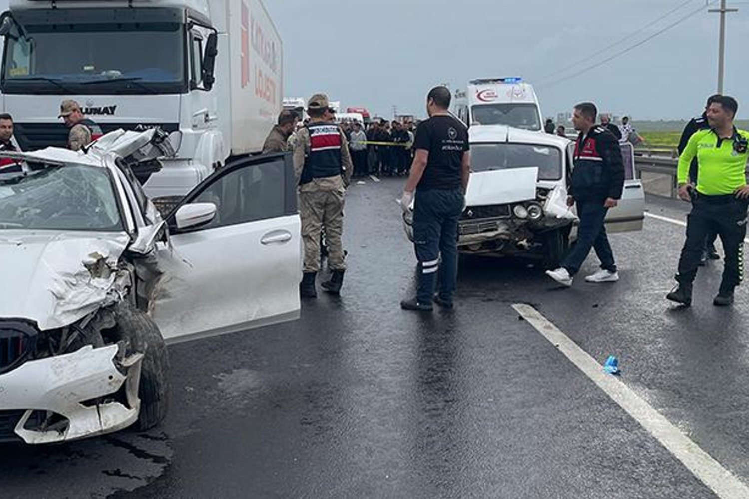 Siverek'te Zincirleme Kaza: 2 Ölü, 2 Yaralı