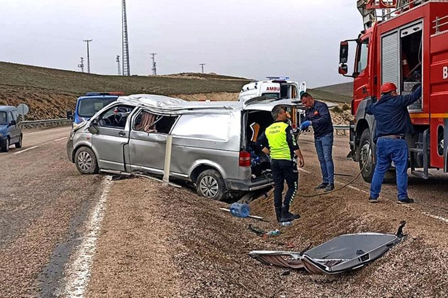 Malatya-Kayseri Karayolunda Korkutan Minibüs Kazası: 1 Ölü, 8 Yaralı