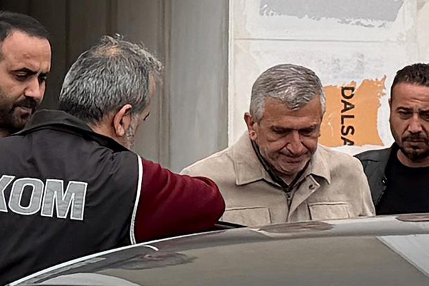 Akçakoca Belediye Başkanı Fikret Albayrak Tutuklandı: İrtikap Suçundan Gözaltında