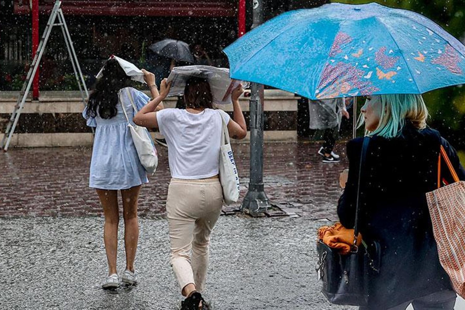 Meteoroloji Uyarıyor: Yağışlar Türkiye'nin Birçok Bölgesinde Şiddetli Etkili Olabilir