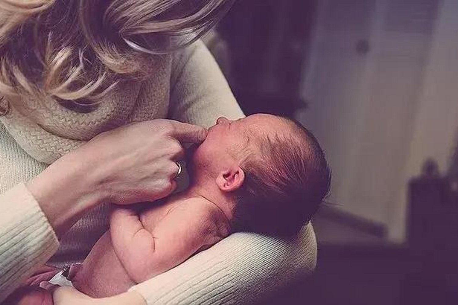 Doğum İzni Süresi 24 Haftaya Çıkarıldı: Resmi Gazete'den Yeni Düzenleme