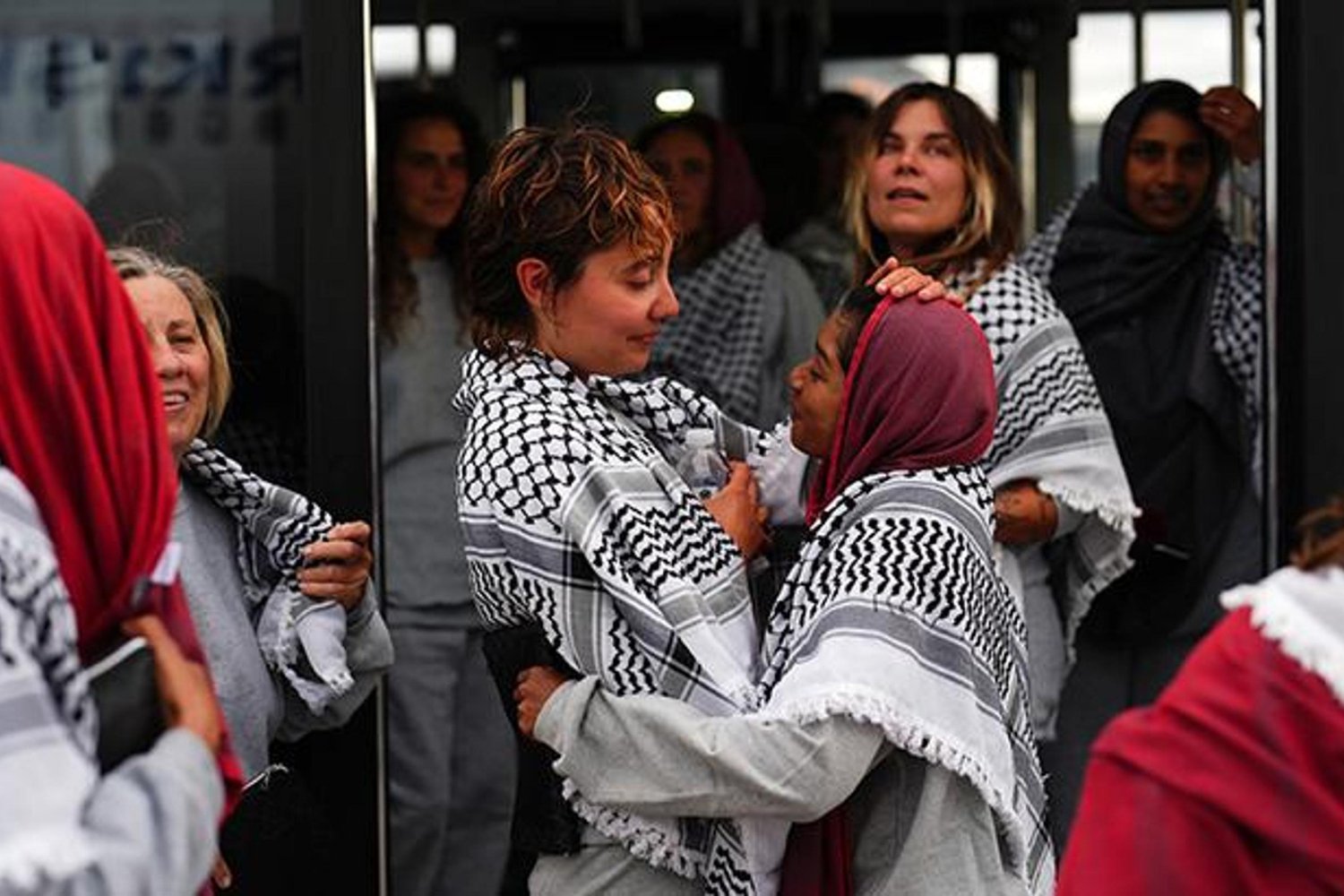 Gazze'ye Ulaşamayan Aktivistler İsrail Zorbalığıyla Karşılaştı: Hedeflerine Ulaşamadılar