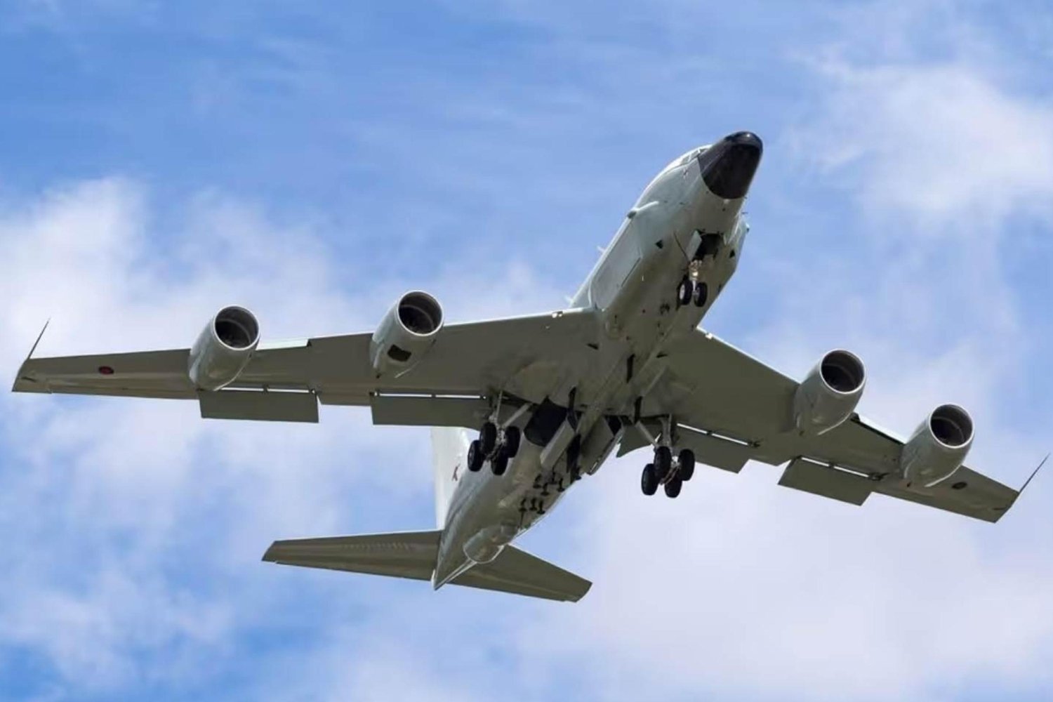 İngiliz Savunma Bakanı John Healey'yi Taşıyan Jet GPS Güvenlik Sıkıntısı Yaşadı