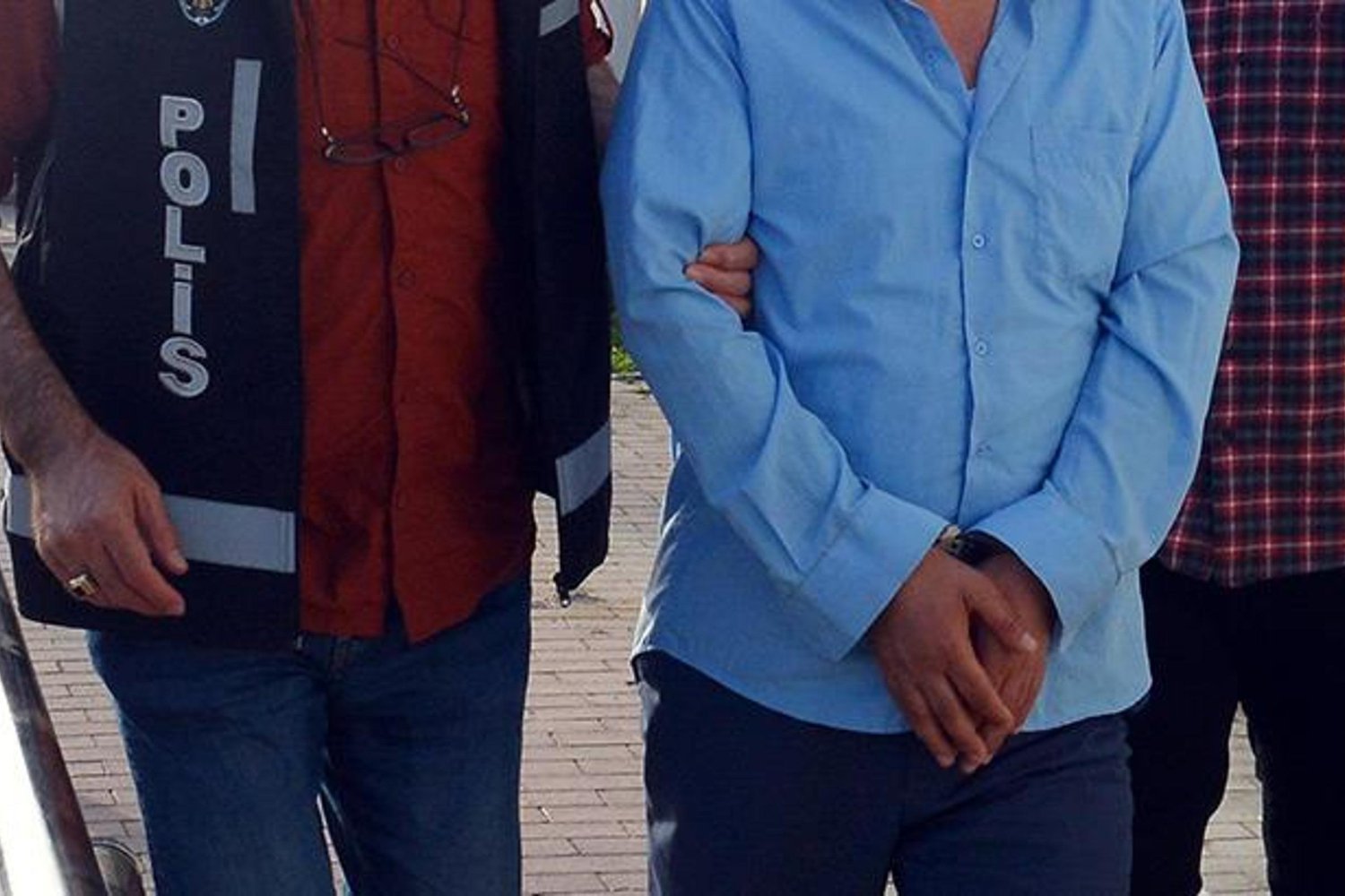 İstanbul'da DEAŞ'a Darbe! 110 Şüpheli Yakalandı, Çok Sayıda Silah ve Doküman Ele Geçirildi