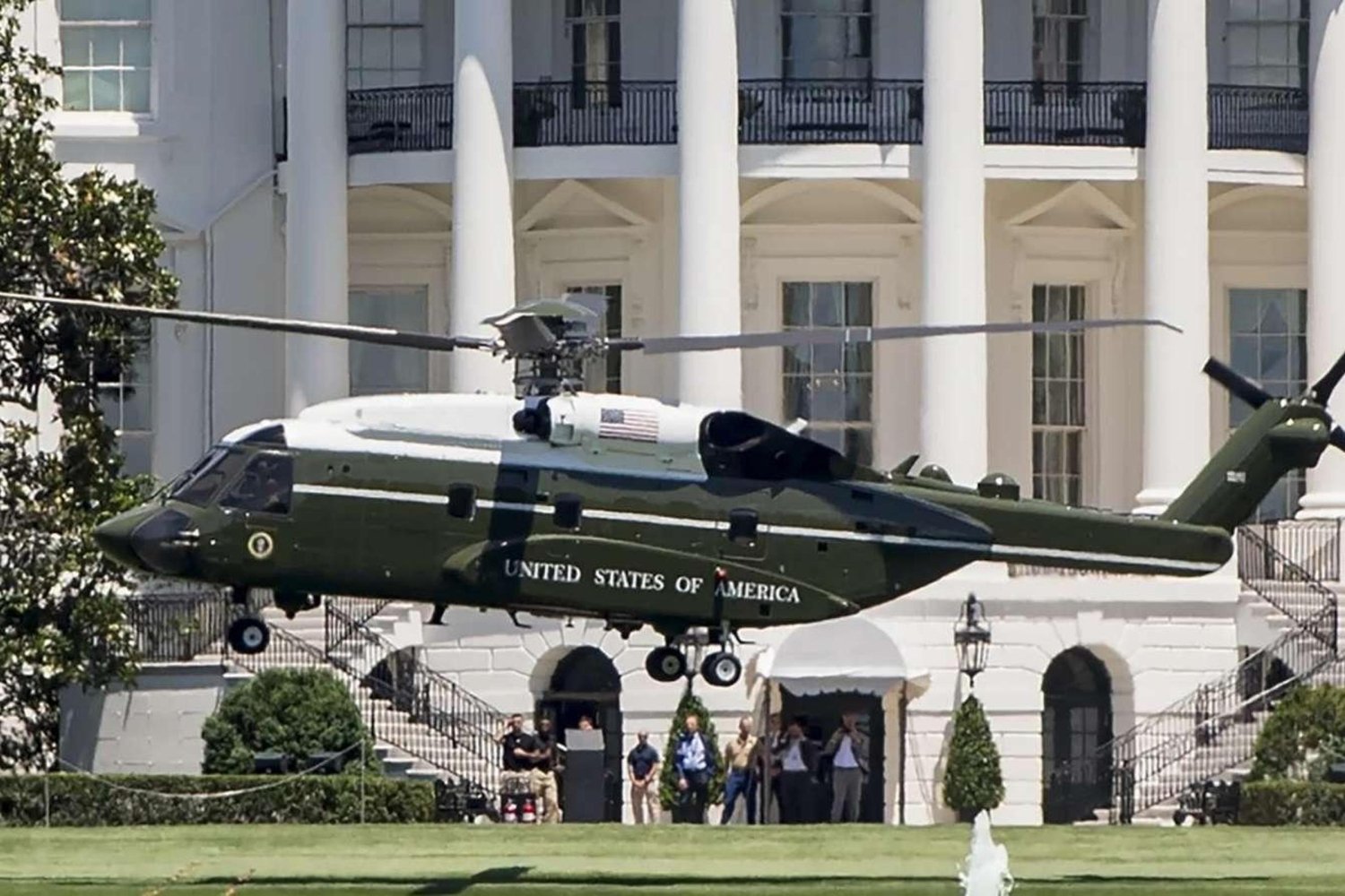 Trump Yeni Marine One Helikopter Pisti Yaptırıyor: Zarar Riskine Son!