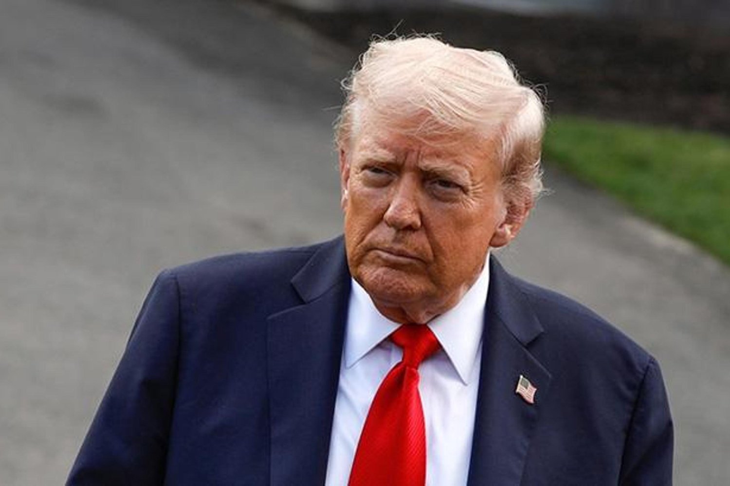 ABD Başkanı Trump'tan Boğazlar Uyarısı: Kimse Kontrol Edemez, Umman Dikkatli Olmalı