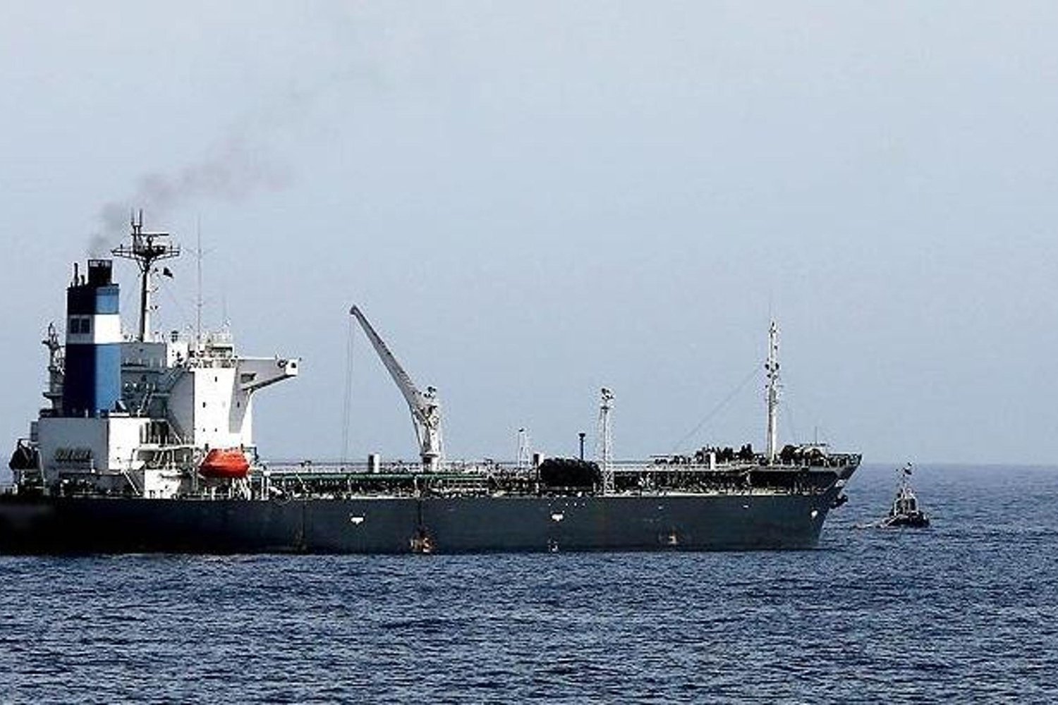 Sahil Güvenlik M/T EUREKA'yı Silahlı Kaçırma Girişimi Sonrası Operasyona Başladı