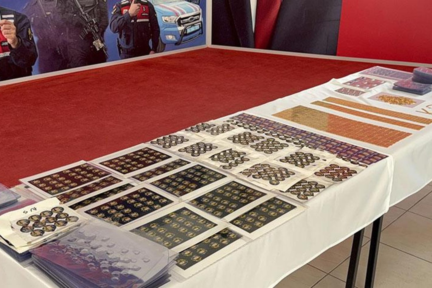 İstanbul'da Sahte Altın Operasyonu: 28 Milyonluk Ele geçirildi