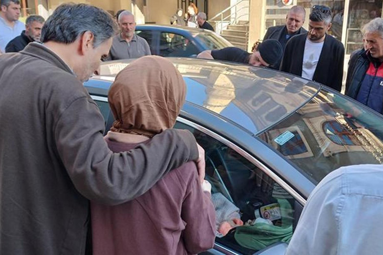 Dikkat Çeken Olay: Anne Araba Kapandıktan Sonra 3 Aylık Bebeğini Unuttu!