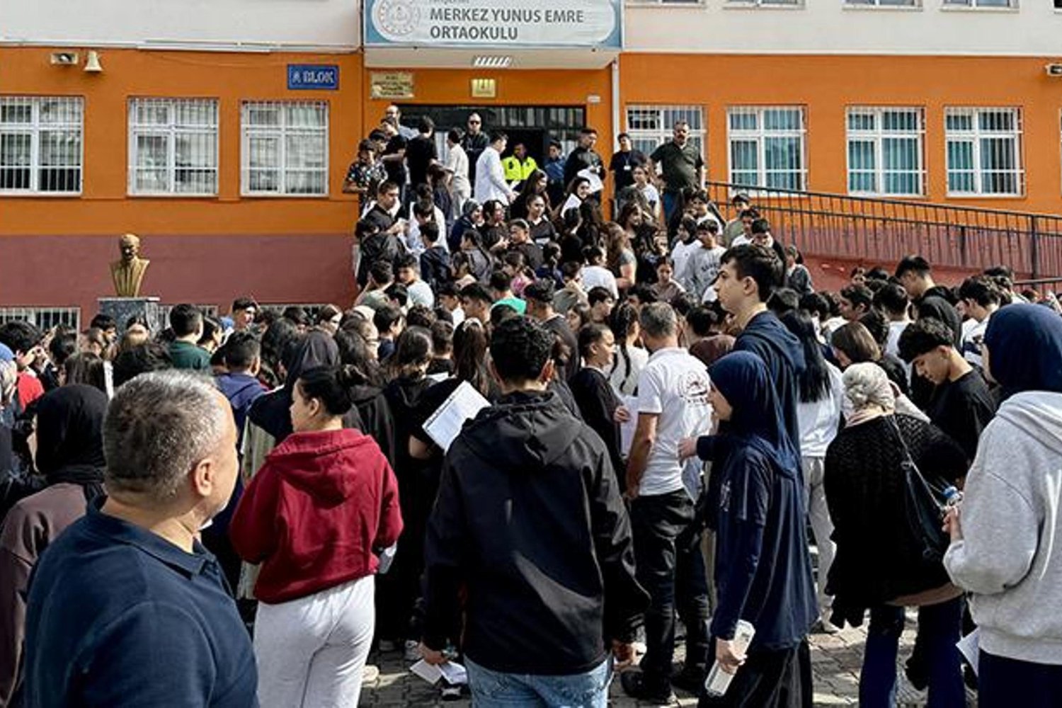 Ünlü Dizinin Başrol Oyuncusu Gözaltında! Detaylar Haberde