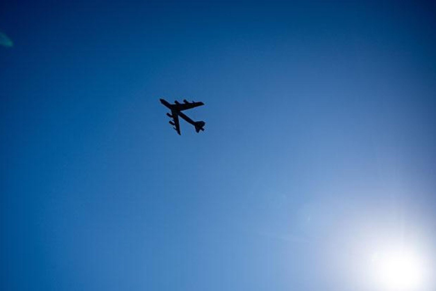 ABD B-52 Uçağı Düşüşü Son Dakika: Edwards Hava Üssü'nde Korkutan Olay