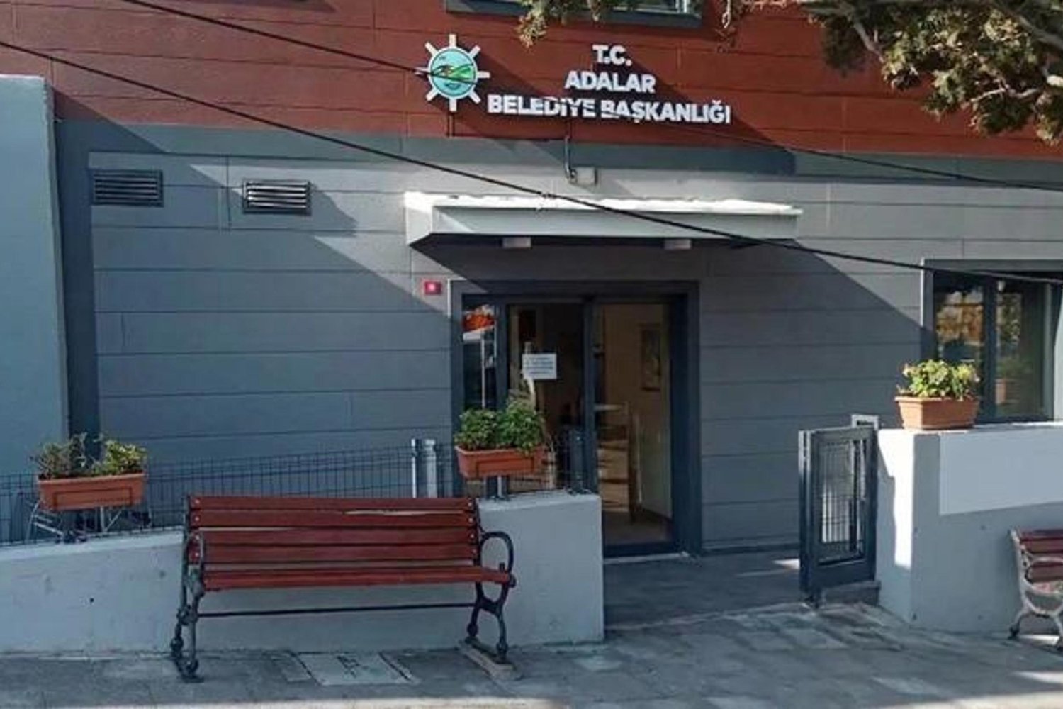 İstanbul'da Belediyeye Operasyon: 24 İmar Dosyası İnceleniyor