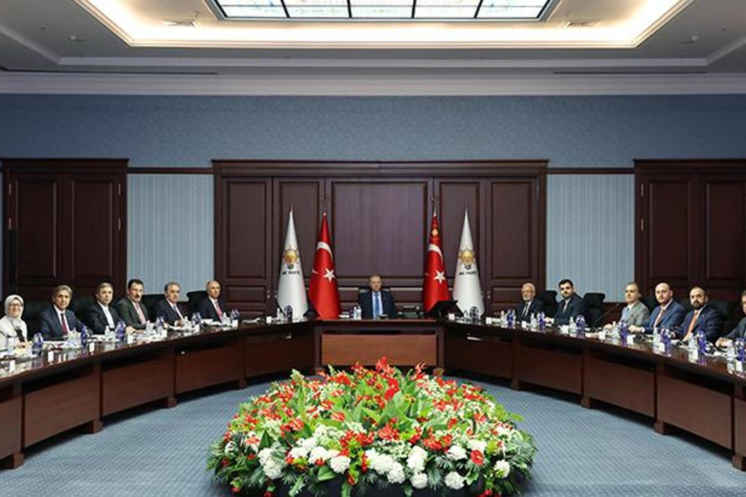 AK Parti MYK Toplantısı Erdoğan başkanlığında Belde Seçimleri ve Meclis Gündemi Masaya Yatırıldı