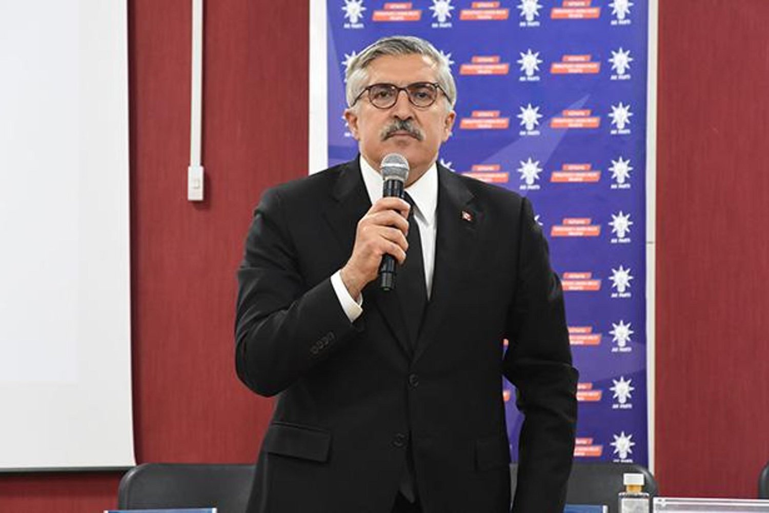 AK Parti Kütahya İl Danışma Meclisi Toplantısı Demokrasiyi ve Terörle Mücadeleyi Güçlendirdi